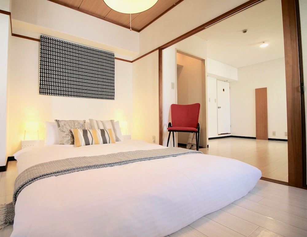 Condo, 2 Bedrooms (702)