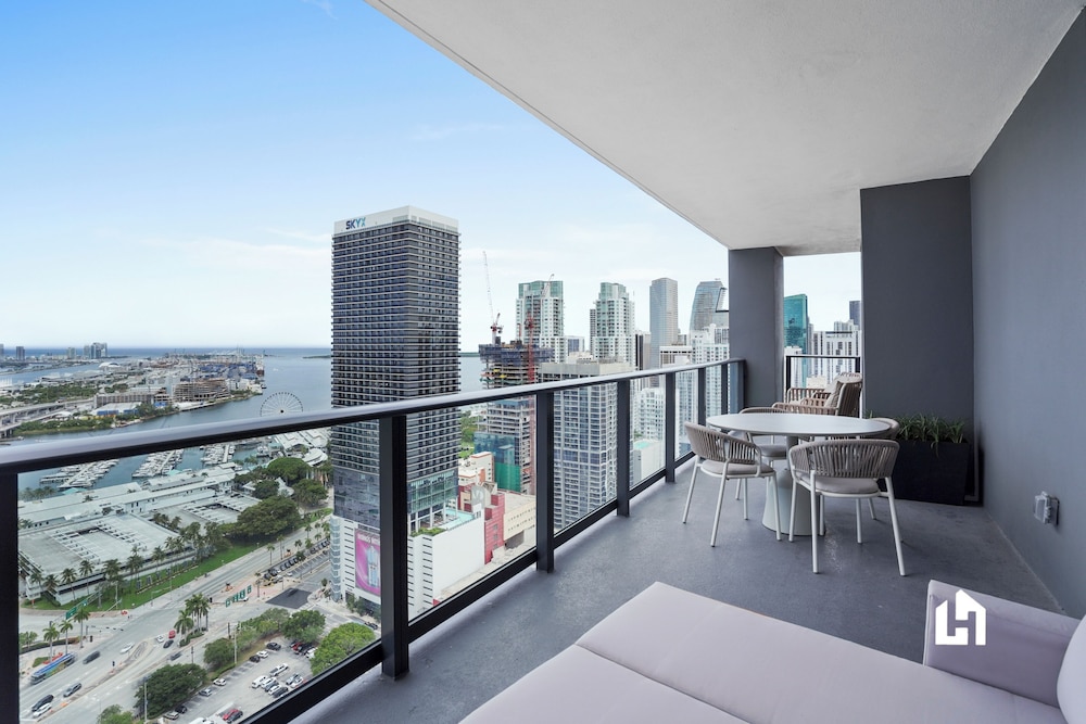 Apartment, 3 Bedrooms, Balcony, Ocean View photo 1