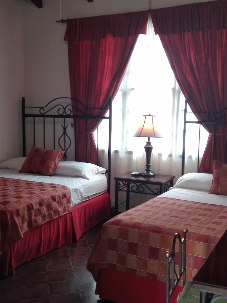 Family Room, 2 Queen Beds, Terrace, Garden View photo 3