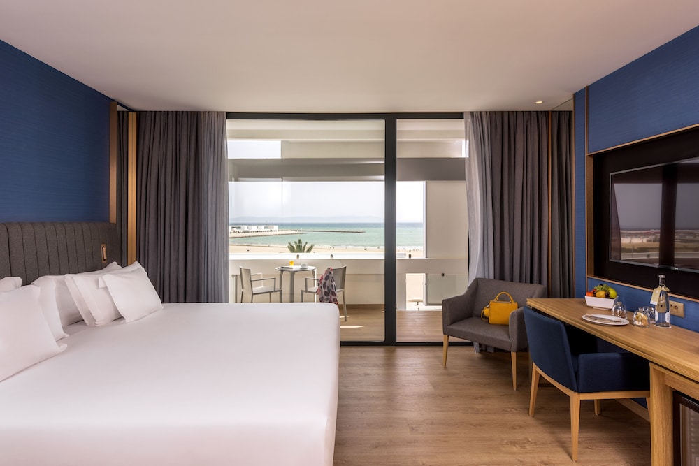 Deluxe Room, Sea View (2A1C)