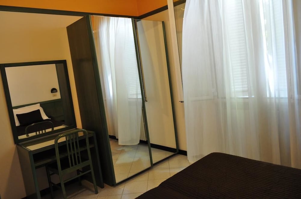 Family Room (Interconnecting Room, 6 people) photo 3