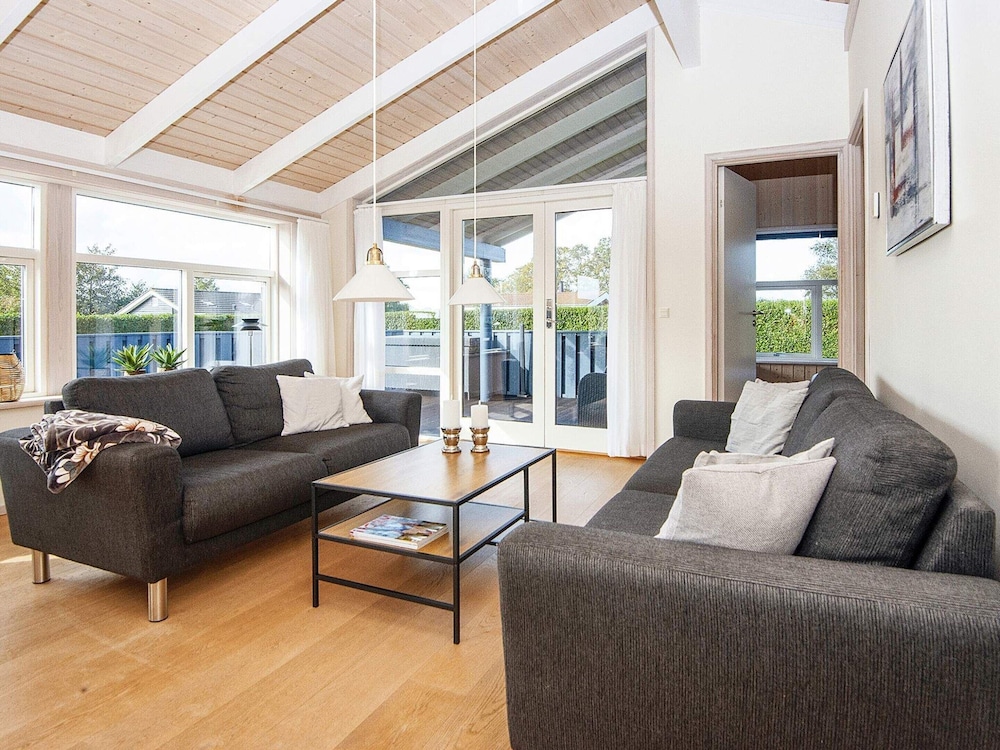 House photo 2