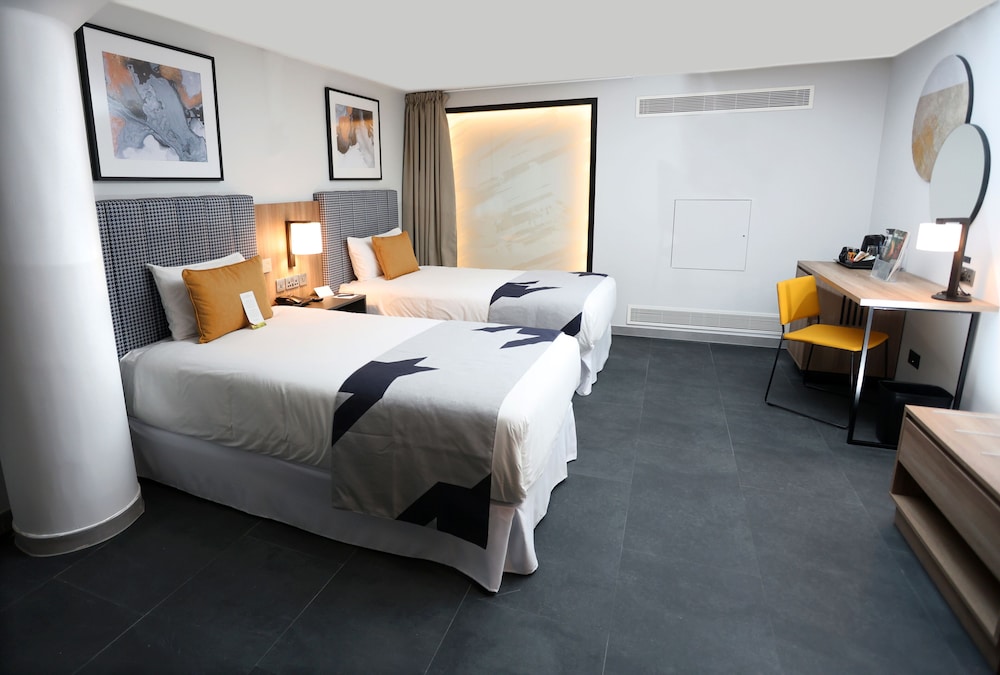 Deluxe Room, 1 Double or 2 Twin Beds, No Windows photo 1