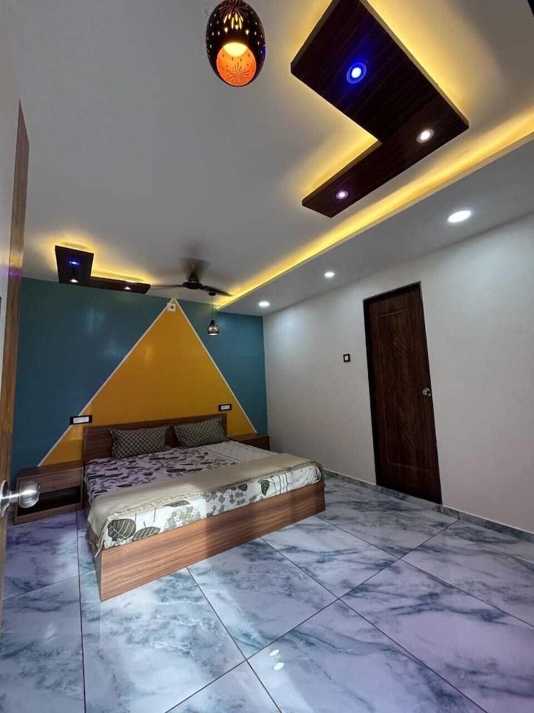 Deluxe Room - Photo 9