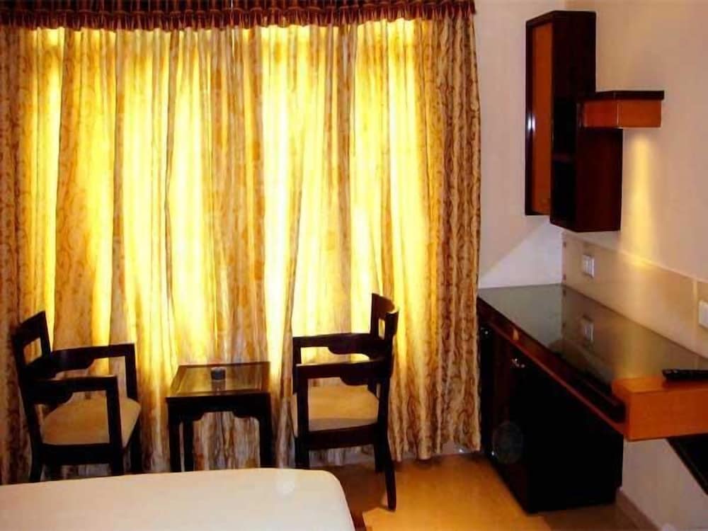Premium Room, 1 Bedroom, Refrigerator photo 3