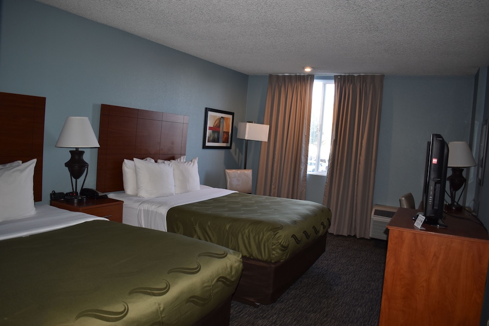 Suite, Multiple Beds, Non Smoking - Photo 1