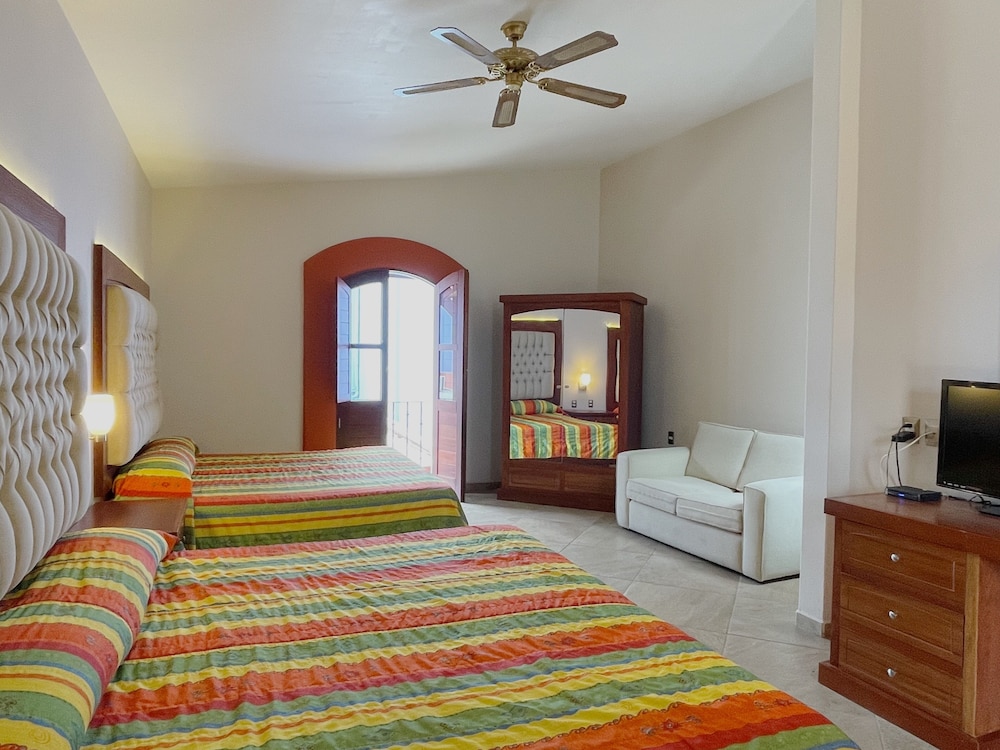 Superior Studio Suite photo 3