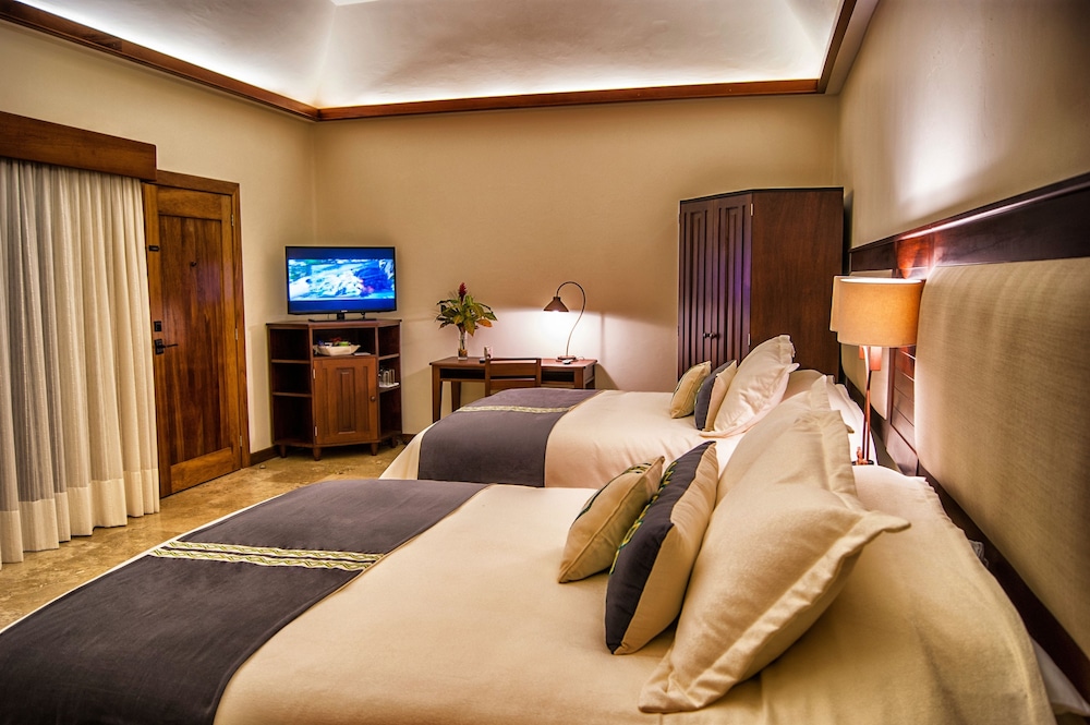 Lake Breeze Suite Queen photo 2