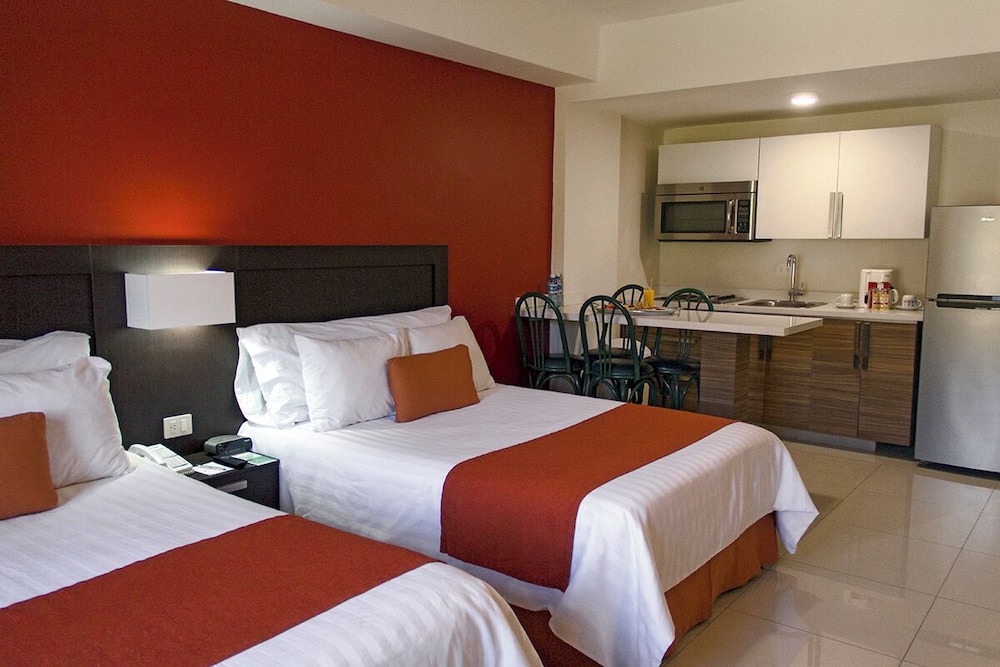 Standard Room, 2 Double Beds, Kitchenette photo 2
