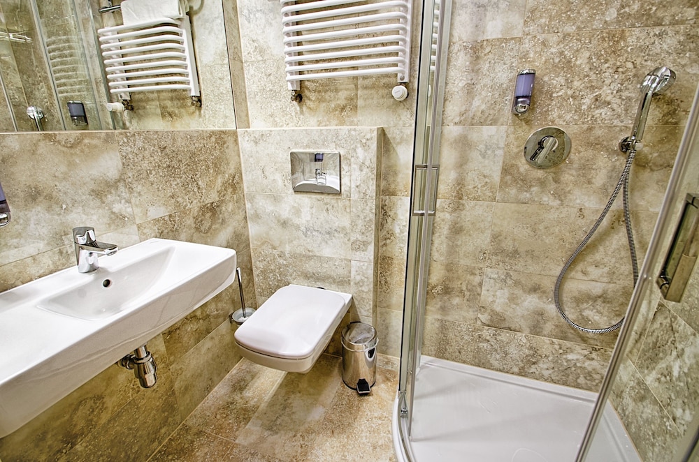 Standard Double or Twin Room photo 3