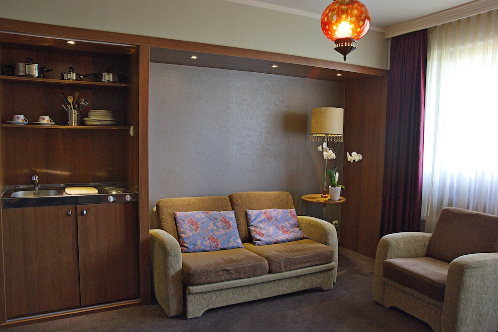 Standard Suite, 1 Bedroom photo 3