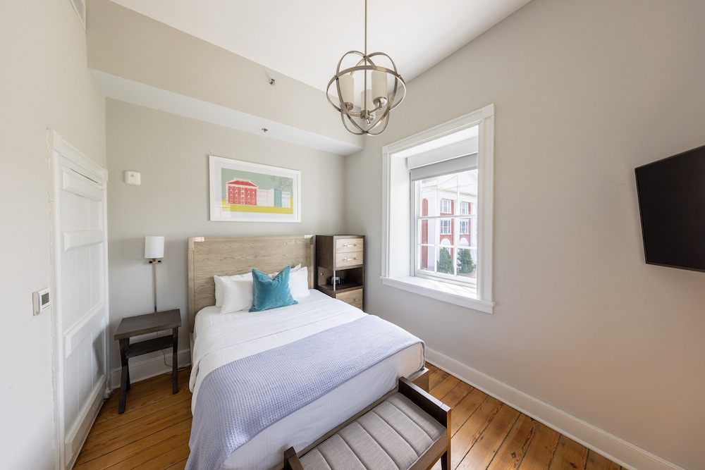 Deluxe Room, 1 Queen Bed