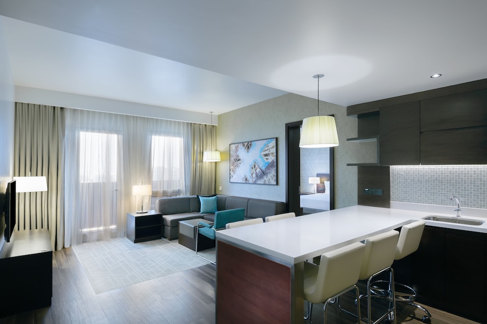 One Bedroom Apartment with Kitchen Complimentary Transfer to Gold Souk