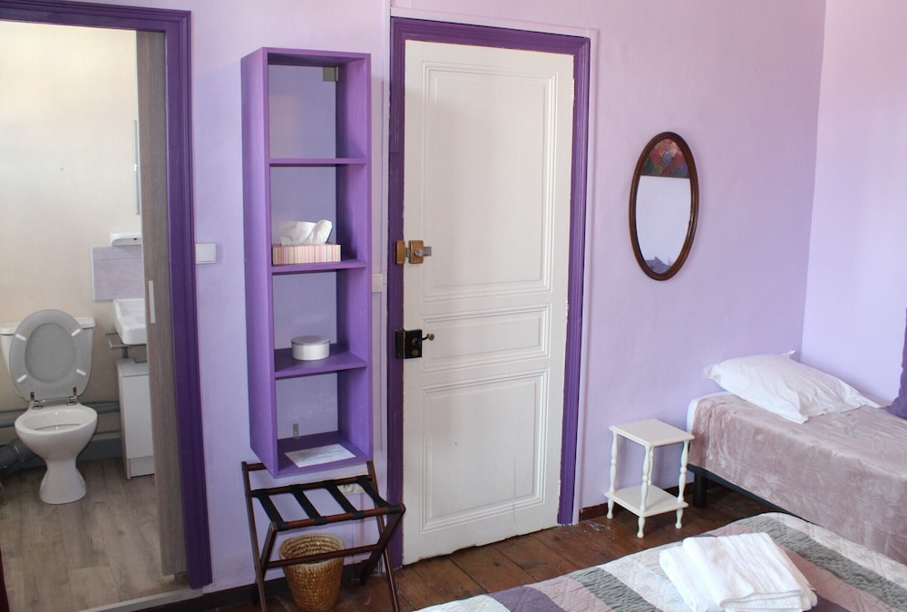 Luxury Triple Room, Private Bathroom, Mountain View (Chambre Lila) photo 3