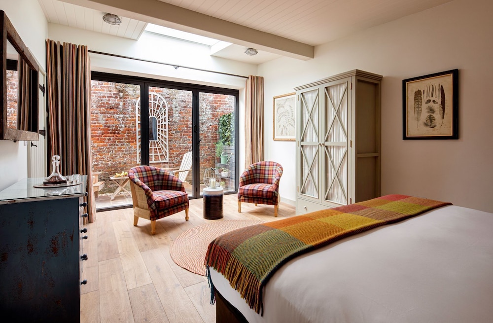 Junior Double Room