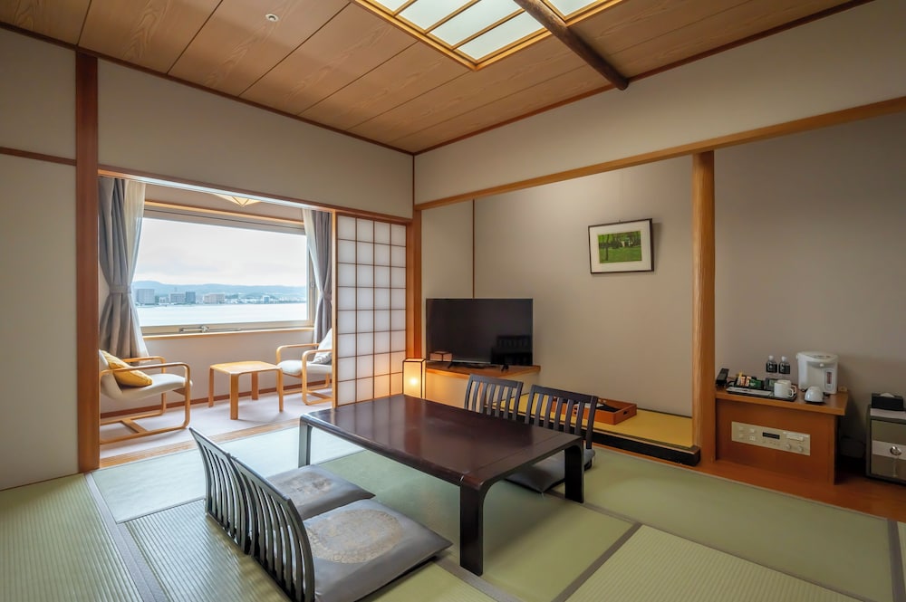 Japanese Style Room, Lake View, Non Smoking (Renewal West Building) photo 3