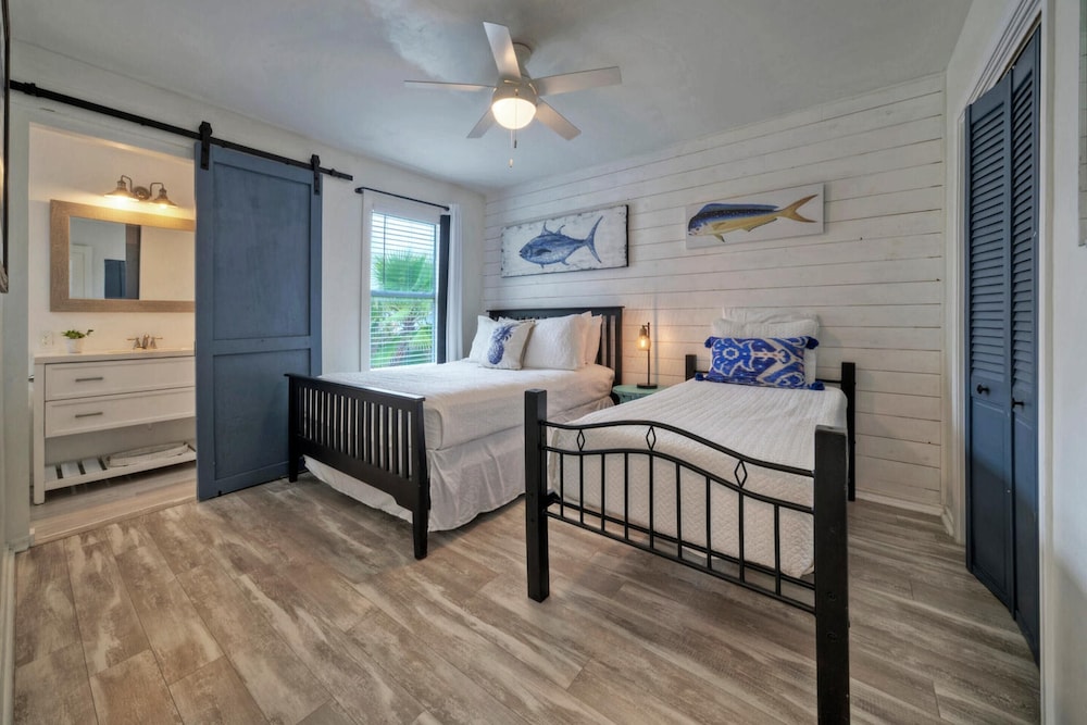 House (2 Bedrooms)