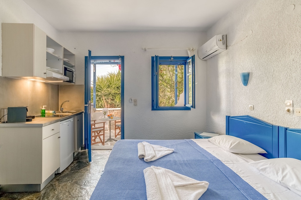 Studio, 2 Twin Beds