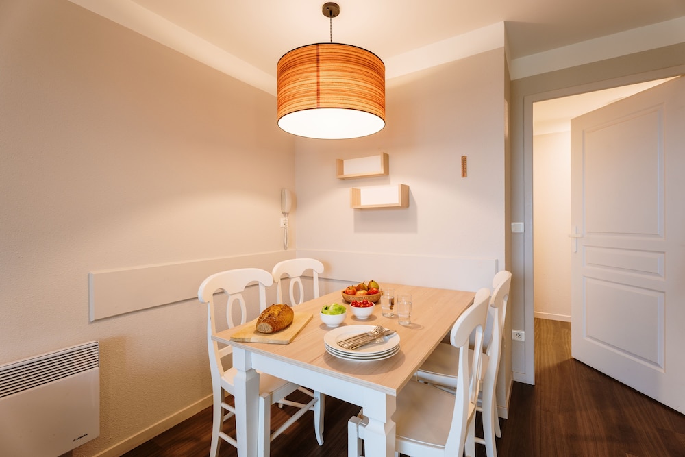 Apartment 6 people - 1 bedroom + 1 sleeping alcove - Terrace or Balcony - sea view Renovated photo 3