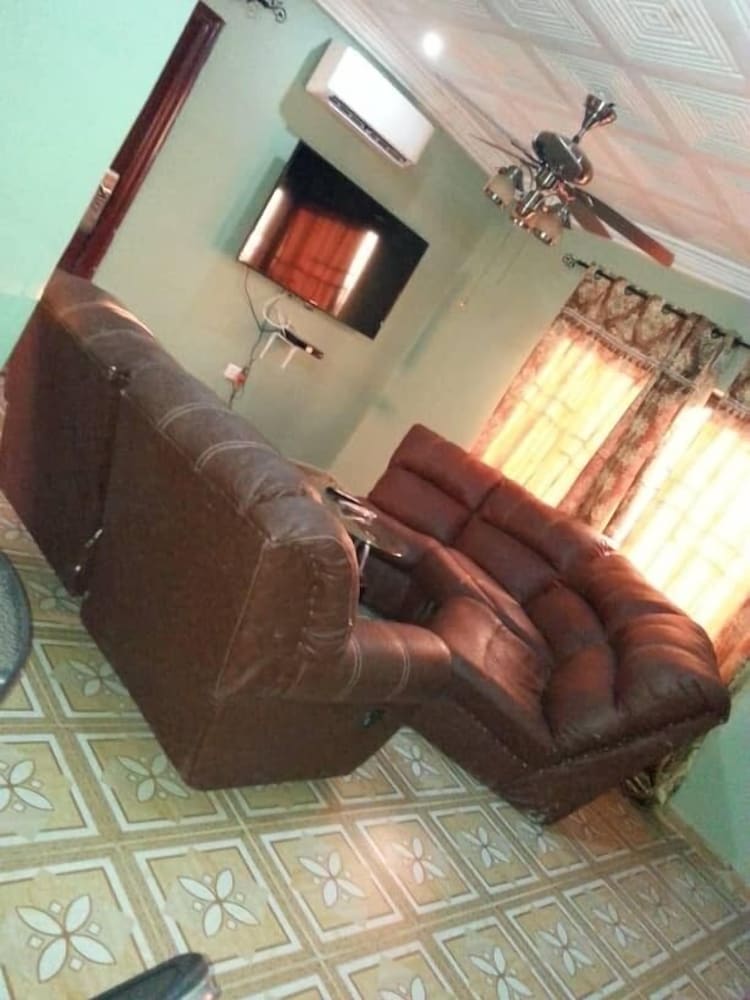 Executive Studio Suite, 1 King Bed photo 2