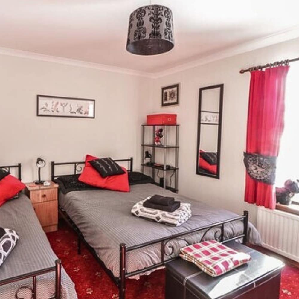 Bungalow, 6 Bedrooms photo 3