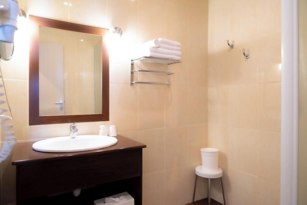Superior Room, Sea View (Loggia) - Photo 9