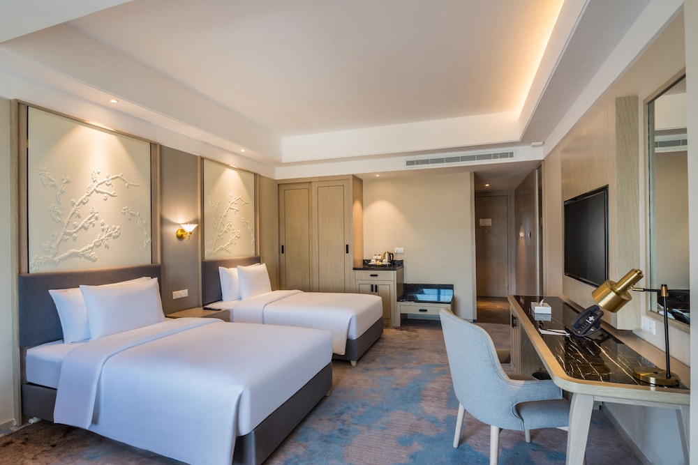 Deluxe Room - Photo 1