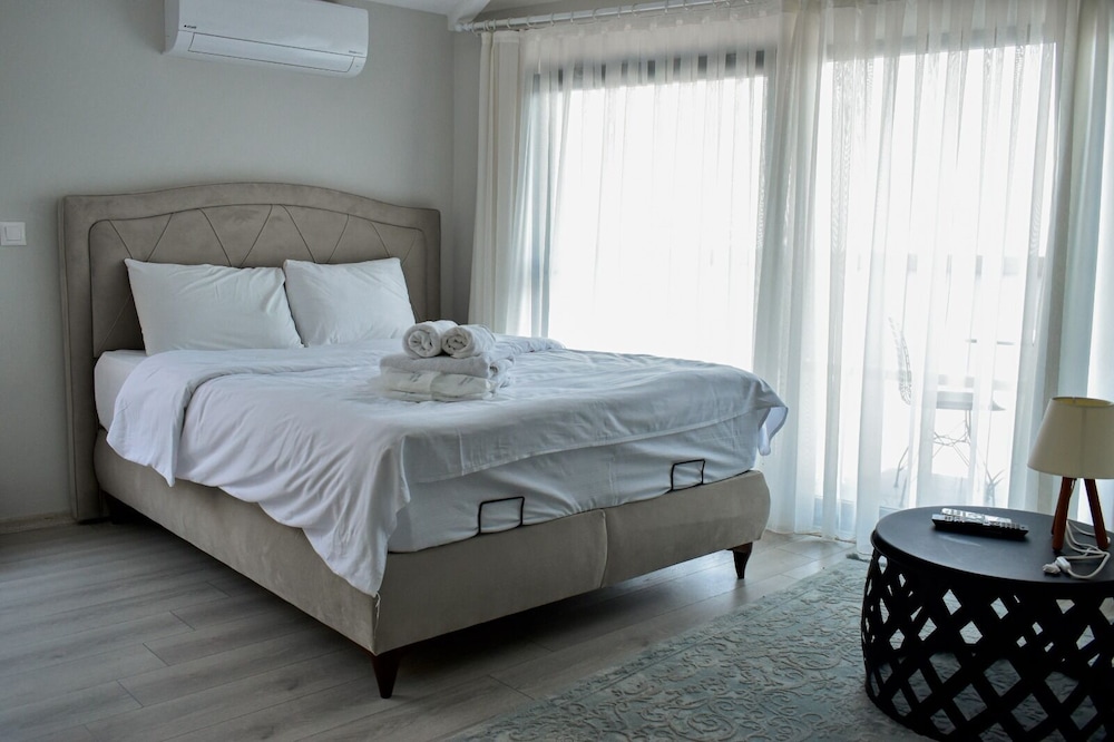 Duplex Suite with Jacuzzi - Photo 2