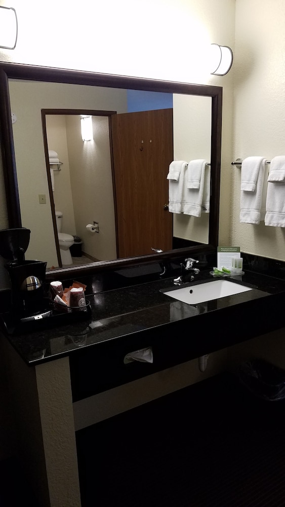 Executive Room, 2 Queen Beds, Non Smoking - Photo 5