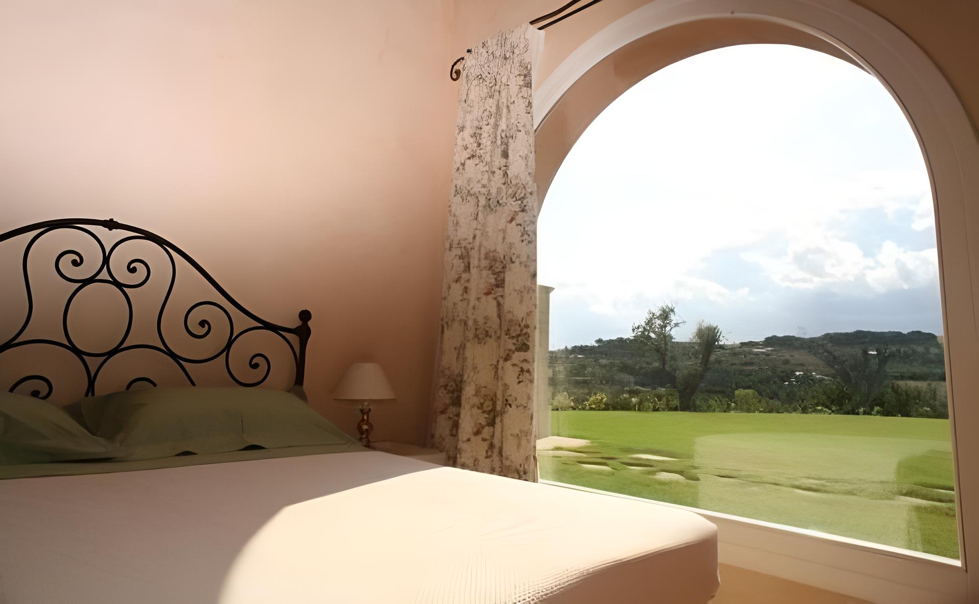 Triple Room, 1 Queen Bed with Sofa bed, Non Smoking photo 1