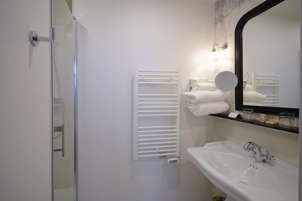 Executive Room, 1 King Bed, Non Smoking, Terrace - Photo 2