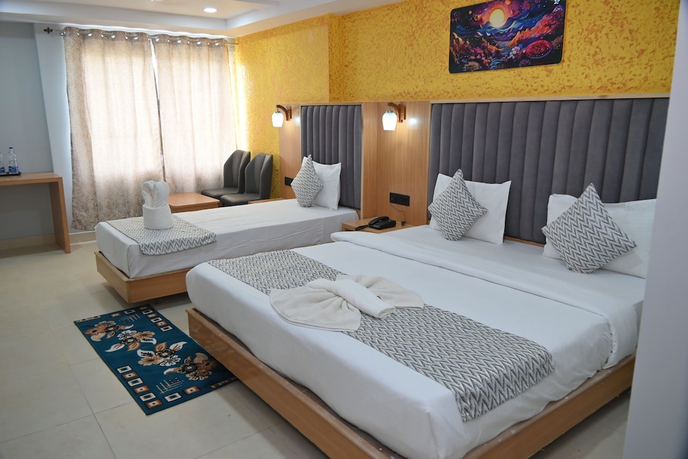 Deluxe Triple Room - Photo 1