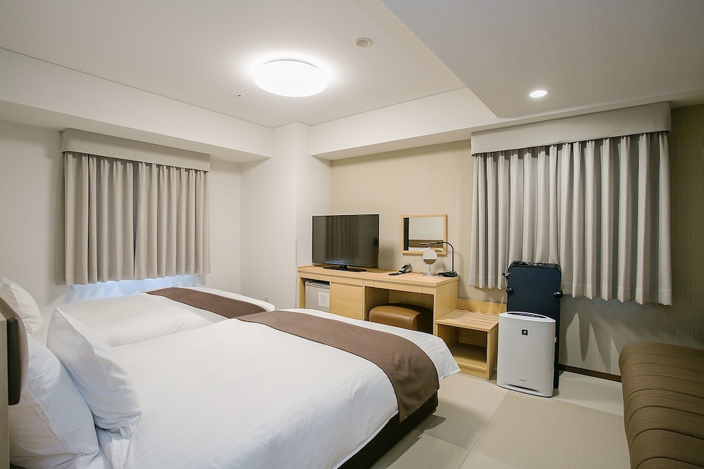Deluxe Twin Room, Non Smoking [Free 1 Mt. Fuji Whiskey Glass per room] - Photo 3