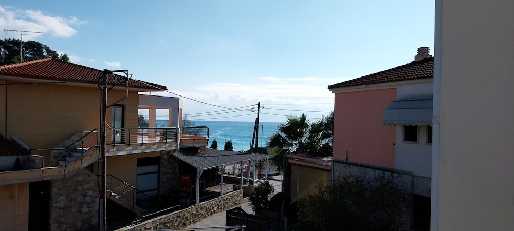 Double Or Twin Room, Balcony, Partial Sea View photo 2