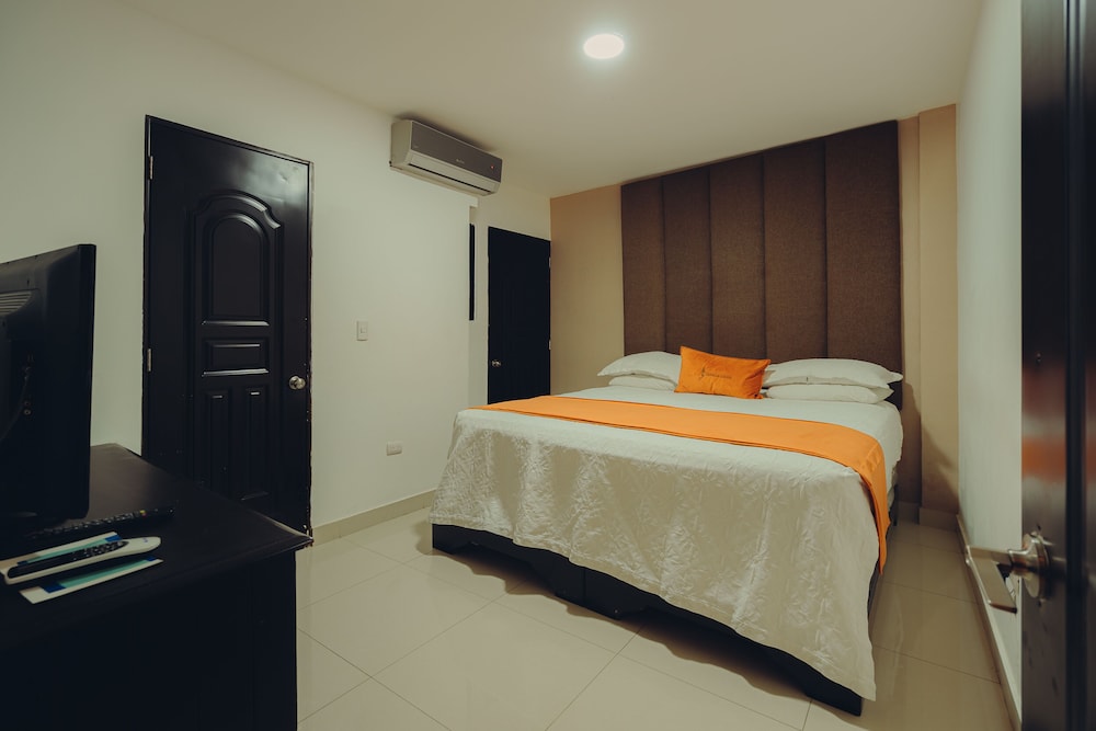 Double Room - Photo 12