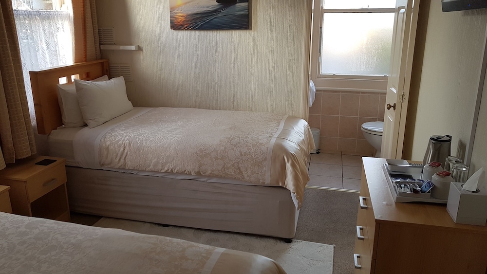 Twin Room, Ensuite - Photo 5
