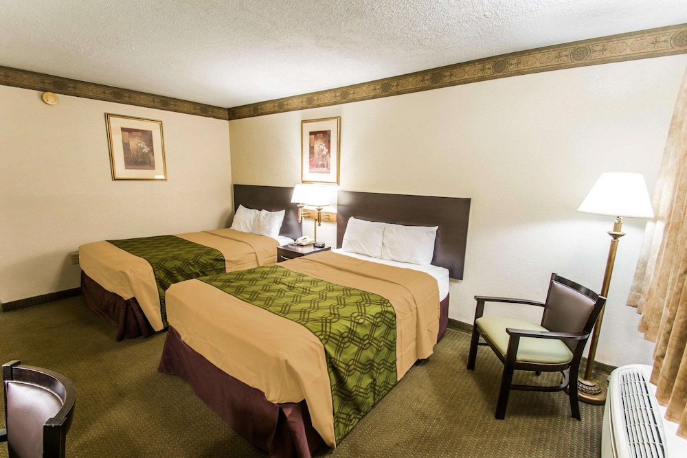 Standard Room, 2 Double Beds, Non Smoking - Photo 2