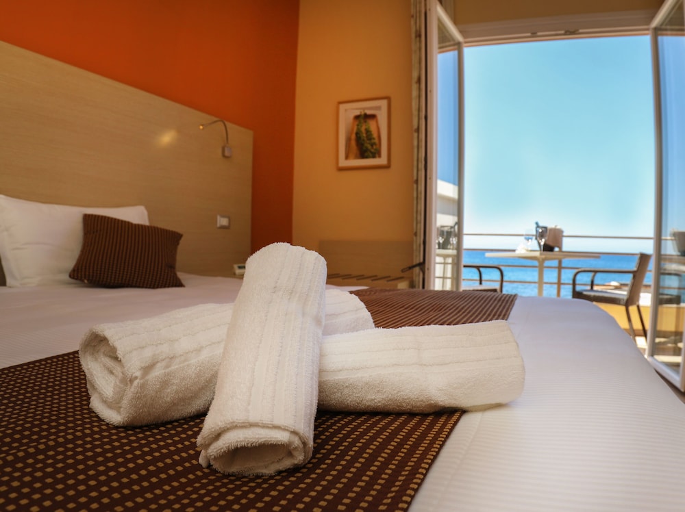 Panoramic Triple Room, Balcony, Sea View - Photo 4
