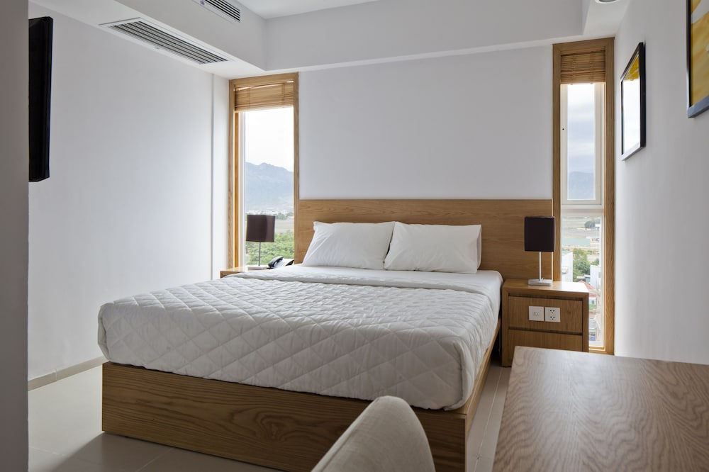 Superior Double Room, City View, Mountain View