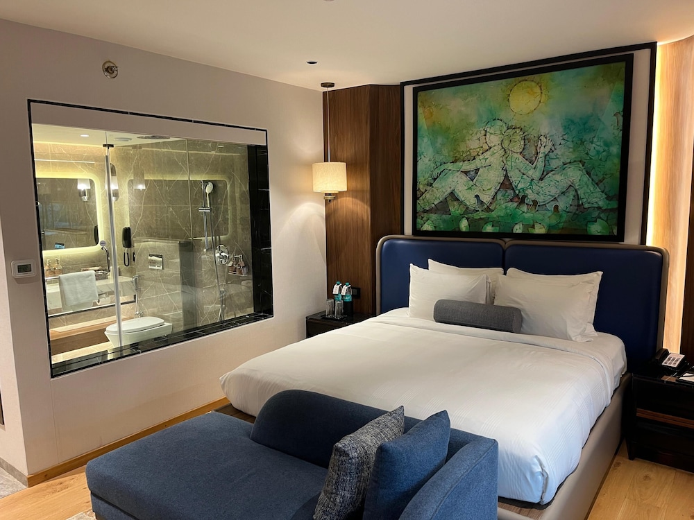 Luxury Suite, 1 King Bed, Non Smoking