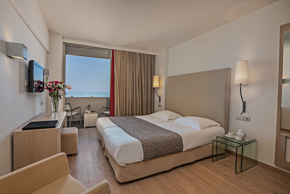 Room, Sea View - Photo 2
