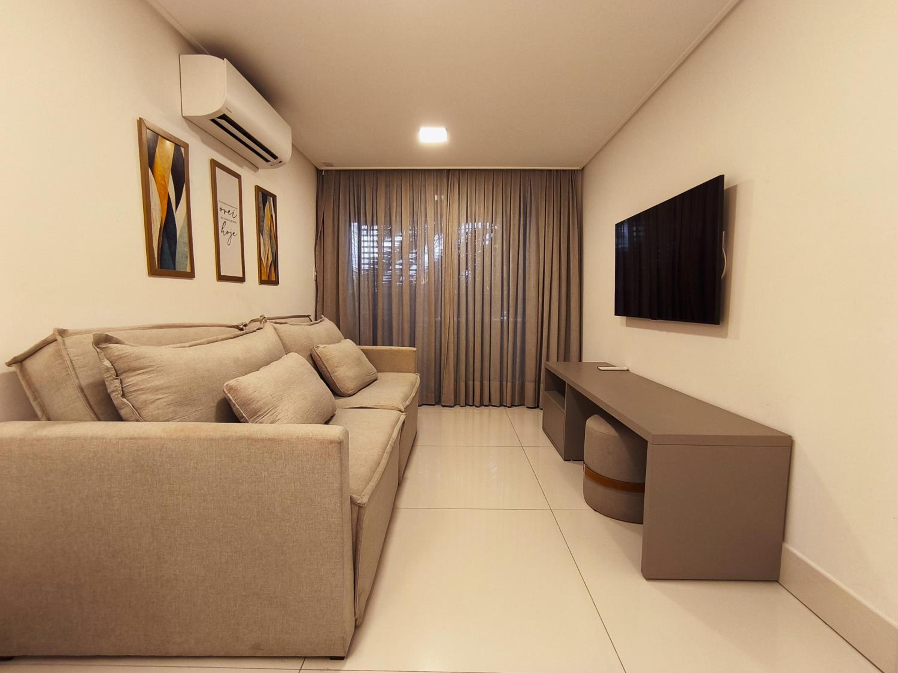 Two-Bedroom Deluxe Apartment with Balcony