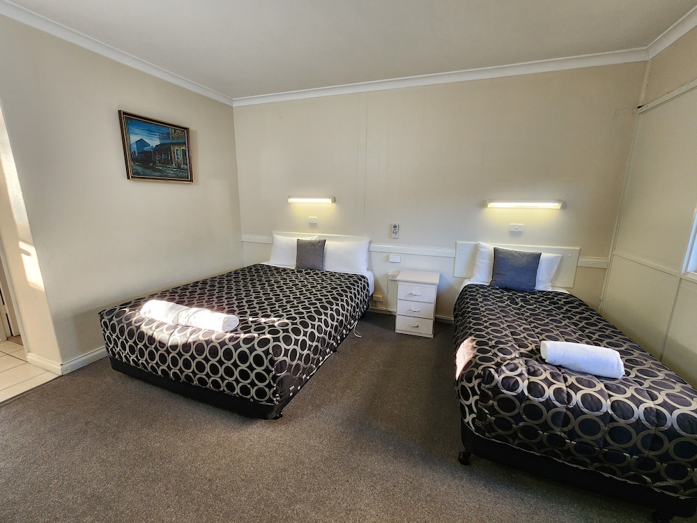 Deluxe Twin Room, 1 Bedroom, Non Smoking, Ground Floor photo 1