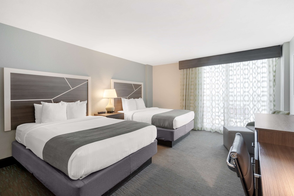 Standard Room, 2 Queen Beds, Balcony, Oceanfront