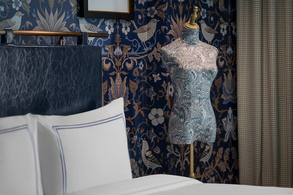 Suite, 1 Bedroom, City View