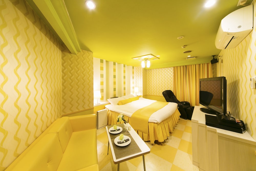 Deluxe Room, 1 King Bed photo 3