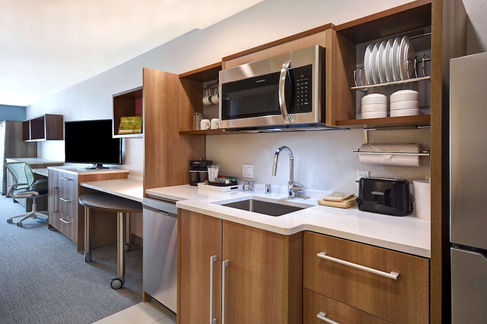 Suite, 2 Queen Beds, Accessible, Bathtub - Photo 3