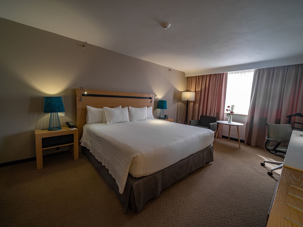 Junior Suite, 1 King Bed - Photo 6