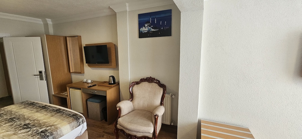 Family Room For Eight People With Sea View And Balcony photo 2