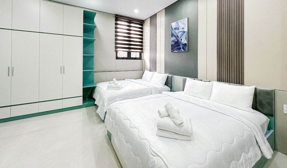 Family Suite, 2 Queen Beds, Ensuite, Garden View